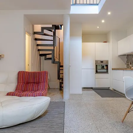 Moderno Loft A Due Passi Dal Lago Apartamento *